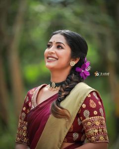 navya-nair-profile-photos