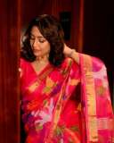 navya-nair-in-in-pink-and-multi-colour-printing-saree-with-neck-choker-photos-002
