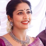 navya-nair-latest-pictures-in-saree-014