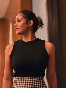 nayanthara-in-checks-printed-skirt-with-crop-top-photos-003