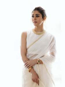 nayanthara-in-white-saree-with-jasmine-flower-look-pics-006