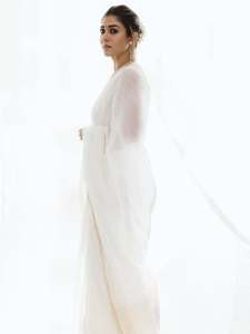 nayanthara-in-white-saree-with-jasmine-flower-look-pics-014