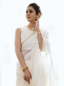nayanthara-in-white-saree-with-jasmine-flower-look-pics-015