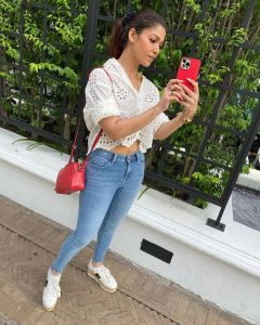 nayanthara-in-white-top-with-jeans-photo-latest-003