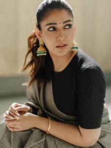nayanthara-look-in-saree-003