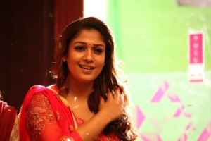 nayanthara-pics-300-00121