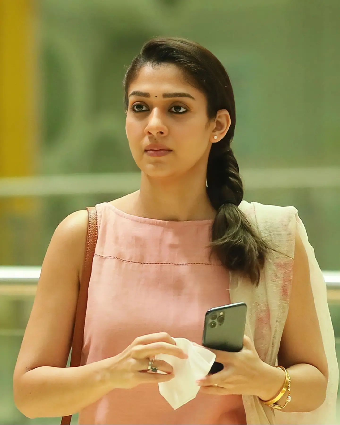 Nayanthara Latest Photos, Pictures And Nayanthara Images 