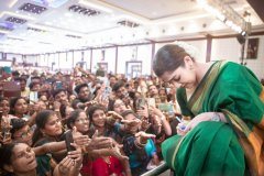 actress-nayanthara-new-photos-in-green-saree-002