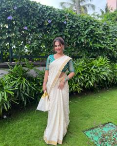 nayanthara-chakravarthy-in-kerala-saree-photos-005