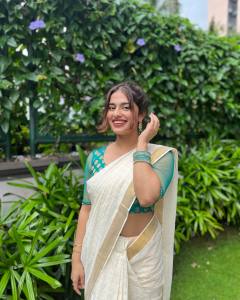 nayanthara-chakravarthy-in-kerala-saree-photos-006