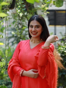 nayanthara-chakravarthy-in-red-churidar-for-party-photos-006