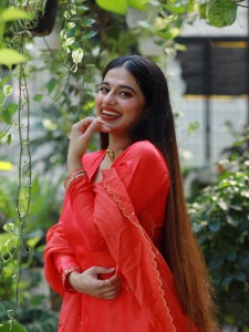 nayanthara-chakravarthy-in-red-churidar-for-party-photos-008