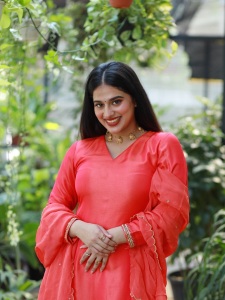 nayanthara-chakravarthy-in-red-churidar-for-party-photos-009