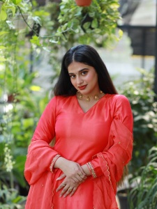 nayanthara-chakravarthy-in-red-churidar-for-party-photos-010