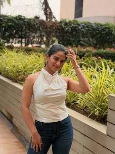 nayanthara-chakravarthy-latest-images-and-dressing-style-002