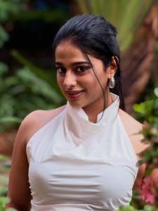 nayanthara-chakravarthy-stylish-outfit-images-002