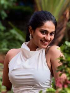 nayanthara-chakravarthy-stylish-outfit-images-003