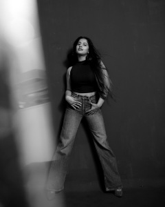 nayanthara-chakravarthy-stylish-outfit-images-013