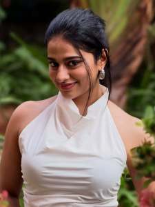 nayanthara-chakravarthy-stylish-outfit-images