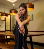 nayanthara-chakravarthy-in-black-outfit-photos-008