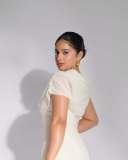 nayanthara-chakravarthy-in-white-short-gown-dress-photos-004