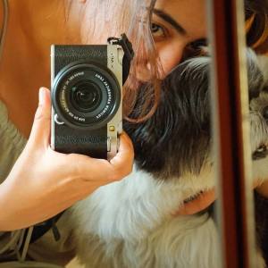 1_nazriya-fahadh-with-her-pet-ore-latest-photos-001