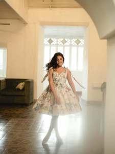 nazriya-fahad-in-white-printed-short-frock-latest-photos-009