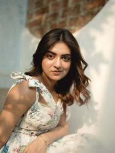 nazriya-fahad-in-white-printed-short-frock-latest-photos-014