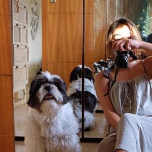nazriya-fahadh-with-her-pet-ore-latest-photos-002