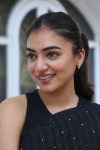 nazriya-nazim-latest-photos-in-black-colour-saree-001