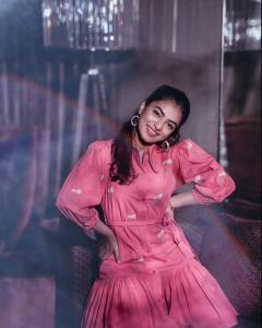 nazriya-nazim-latest-photoshoot-pictures-2022-015