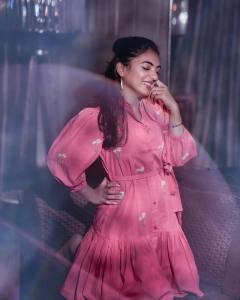 nazriya-nazim-latest-photoshoot-pictures-2022-016