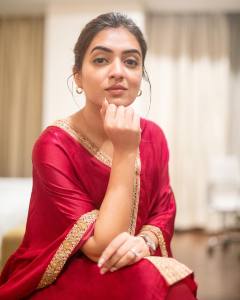 nazriya-nazim-latest-photoshoot-pictures-2022-022