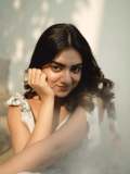 nazriya-fahad-in-white-printed-short-frock-latest-photos-005