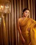 nazriya-fahad-new-photos-in-yellow-saree-photos-007