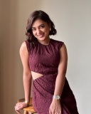 nazriya-nazim-in-wine-cut-out-bodycon-dress-photos-002