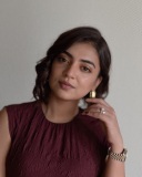 nazriya-nazim-in-wine-cut-out-bodycon-dress-photos-003