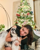 nazriya-nazim-with-her-pet-dog