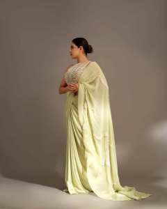 nikhila-vimal-in-pista-green-party-wear-saree-with-heavy-work-blouse-photos-002
