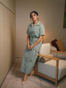 nikhila-vimal-latest-photos-in-check-print-long-frock-style-ideas-001