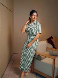 nikhila-vimal-latest-photos-in-check-print-long-frock-style-ideas