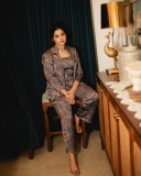 actress-nikhila-vimal-photoshoot-new-009