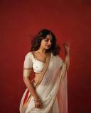 nikhila-vimal-in-festive-dhavani-style-photos-001