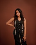 Nikhila-Vimal-in-Black-Cotton-Dori-Detailed-Back-Slit-Skirt-001