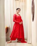 Nikhila-Vimal-new-photos-in-red-handloom-Salwar-Suit-by-kalaakaari-001