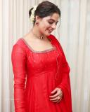 Nikhila-Vimal-new-photos-in-red-handloom-Salwar-Suit-by-kalaakaari