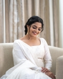 actress-nikhila-vimal-latest-pics-in-salwar-suit-002