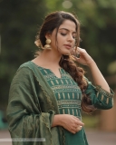 nikhila-vimal-in-Bottle-Green-Chanderi-Silk-Set-churidar-001
