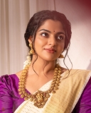 nikhila-vimal-in-set-saree-photoshoot-005