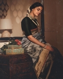nikhila-vimal-in-traditional-dress-photos-005
